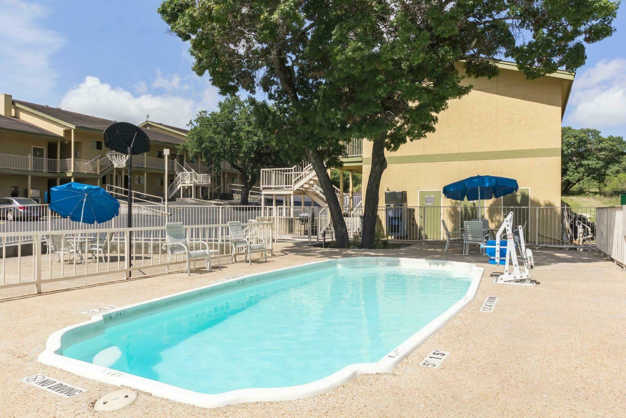 Hillview Inn At Six Flags Fiesta Σαν Αντόνιο Εξωτερικό φωτογραφία